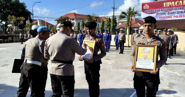 Dua Anggota Polres Sinjai di Pecat Secara Tidak Hormat