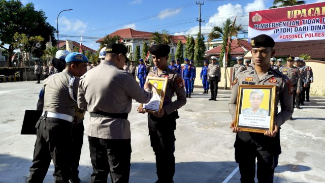 Dua Anggota Polres Sinjai di Pecat Secara Tidak Hormat