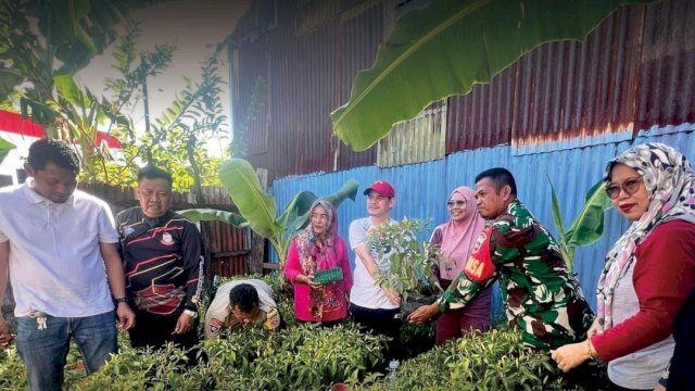 Camat Panakkukangn Komitmen Kembangkan Logwis dan KWT di Makassar 
