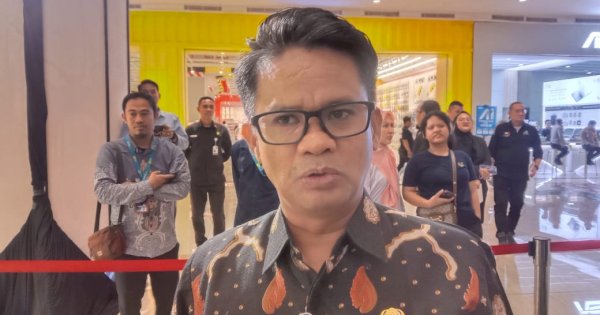 Jelang Pilkada, DLH Temui Bawaslu Makassar Bahas APK Terpaku di Pohon