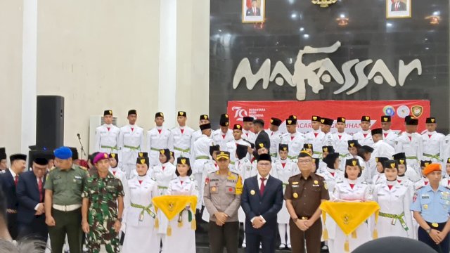 Kukuhkan Paskibraka Kota Makassar, Danny: Kalian Patut Berbangga