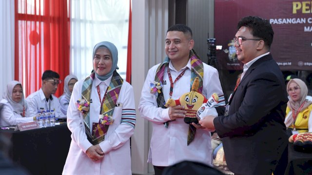 Appi-Aliyah Daftar KPU Kenakan Kemeja Putih: Komitmen Kemuliaan Makassar