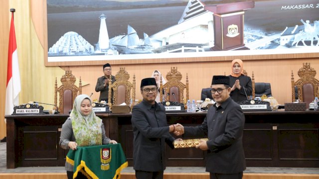 Pj Sekda Kota Makassar, Firman Hamid Pagarra menghadiri rapat paripurna sidang ke tiga belas masa persidangan ketiga tahun sidang 2023/2024 di Ruang Banggar DPRD Kota Makassar, Rabu Malam, (28/08/2024).