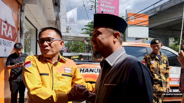Suasana Calon Gubernur Andi Sudirman Sudirman (ASS) saat berkunjung di DPD Hanura Sulsel, Foto: HN/Sinta