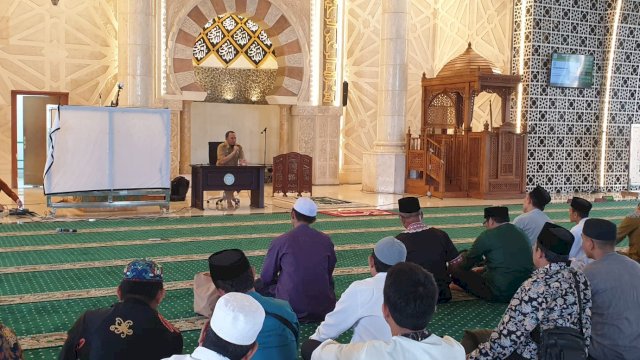 Pertemuan muballigh dan muballighat Kota Makassar bersama Kesra Makassar. Foto: HN/Sinta