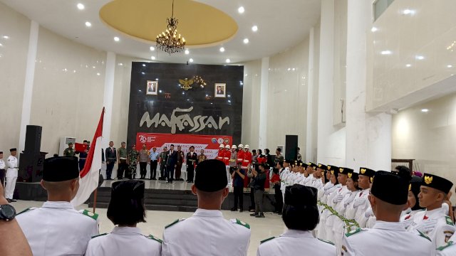 Anggota Paskibraka Makassar dikukuhkan oleh Wali Kota Makassar. Foto: HN/Sinta