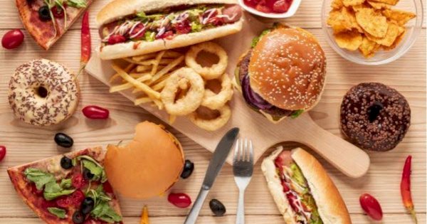 Gemar Makan Fast Food? Perhatikan 5 Tips ini Agar Tetap Bisa Sehat
