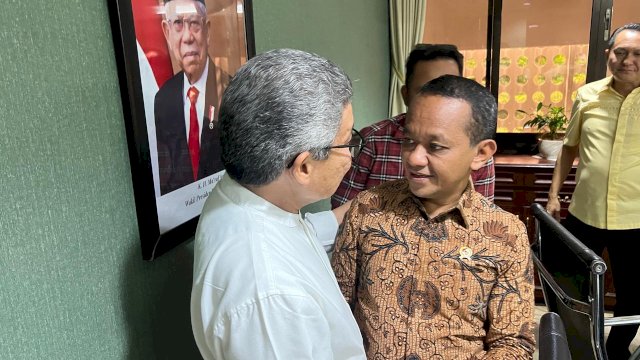 Ketua Golkar Sulsel Taufan Pawe bersama Bahlil Lahadalia. Foto: dok