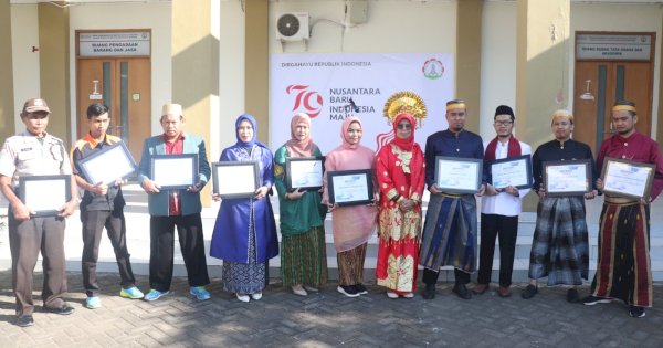 Momen HUT RI, 2 Pimpinan AK-Manufaktur Bantaeng Dianugrahi Satyalencana dari Presiden