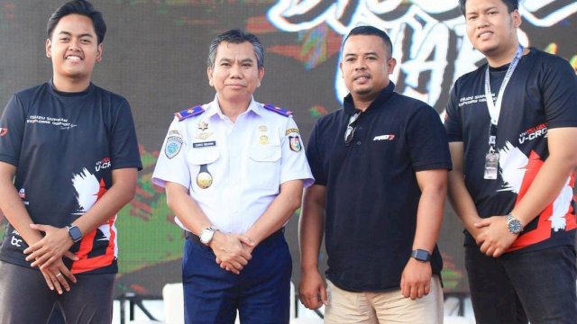Kepala Dinas Perhubungan Kota Makassar, Zainal Ibrahim (baju putih) dalam event Diesel War 2024 Final Countdown. Foto: HN/Sinta