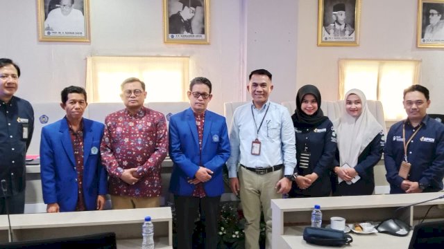 Rektor Unismuh bersama jajarannya melakukan pertemuan dengan Bank Mitra. (Foto: Humas Unismuh)