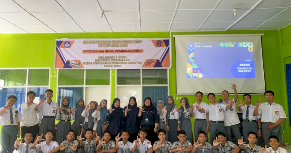 Mahasiswa Unismuh Tumbuhkan Minat Baca Siswa Lewat Gerakan Literasi Berpuisi