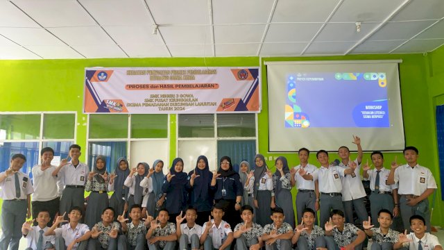 Mahasiswa Unismuh Tumbuhkan Minat Baca Siswa Lewat Gerakan Literasi Berpuisi