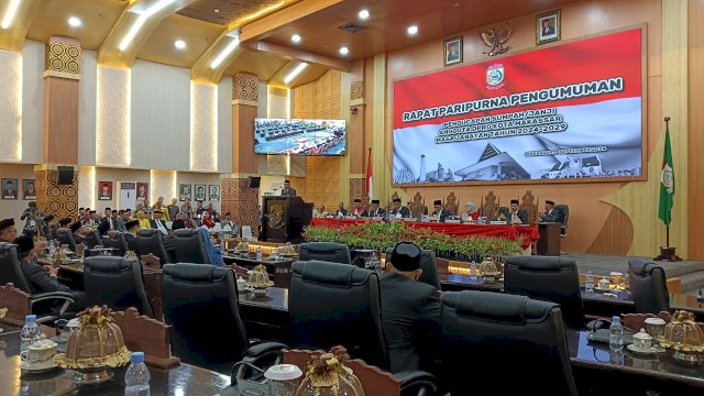 Suasana anggota dewan terpilih saat dilantik. (Foto: Shinta/HN)