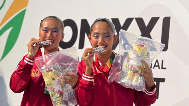 Mutiara Nur Azisah dari Fakultas Ilmu Kelautan dan Perikanan (FIKP) dan Amanda Mutiara dari Fakultas Ekonomi dan Bisnis (FEB) . (Foto: Humas Unhas)