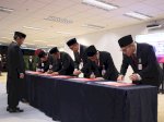 OJK Resmi Melantik Tiga Pejabat Duputi Komisioner dan Satu Kepala OJK Daerah