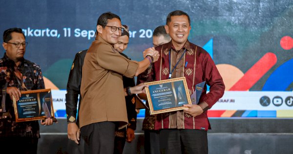 Selamat! Poltekpar Makassar Kembali Didapuk Penghargaan Kampus Paling Informatif 2024