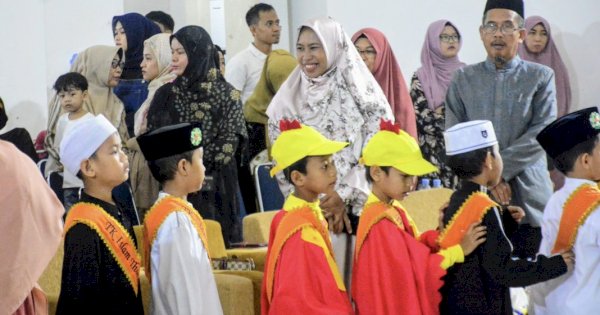 Wakili Bunda PAUD, Kepala Bappeda Sinjai Hadiri Penamatan Siswa TK Islam Thoriqul Jannah