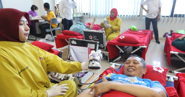 Rayakan Dies Natalis ke-33, Poltekpar Makassar Gelar Bakti Sosial dan Donor Darah 