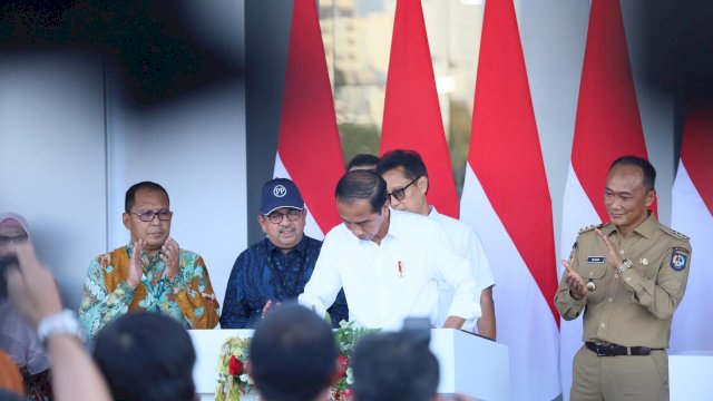 Presiden Jokowi meresmikan RS Kemenkes Makassar. Foto: HN/Sinta
