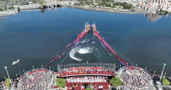 Perayaan HUT RI ke-79: 79 Bendera Merah Putih Membentang Megah di Pantai Losari