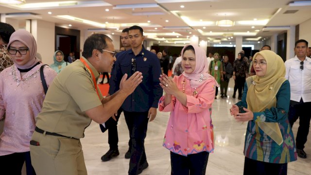 Danny Pomanto Sambut dan Dampingi Kedatangan Iriana Jokowi Dalam Kunjungan Kerja di Makassar