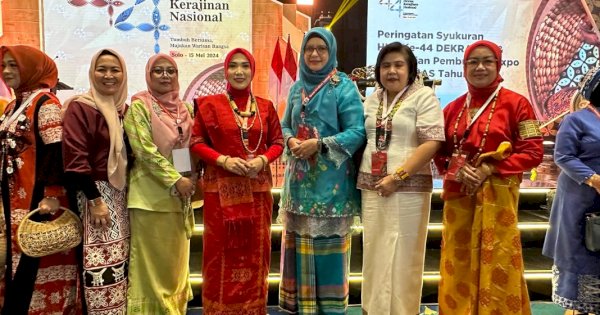 Pj Ketua Dekranasda Sinjai Hadiri Syukuran HUT Ke-44 Dekranas di Solo