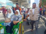 Demi Hadiri Pelantikan, Anggota Fraksi PKS Rela Naik Becak ke Kantor DPRD Makassar 
