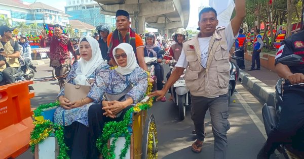 Demi Hadiri Pelantikan, Anggota Fraksi PKS Rela Naik Becak ke Kantor DPRD Makassar