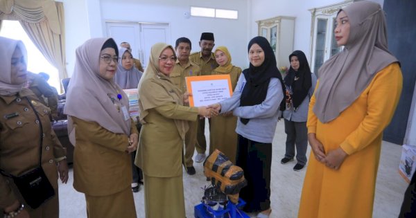 Pemkab Pangkep Salurkan Bantuan Dana Hibah untuk IKM dan UMKM