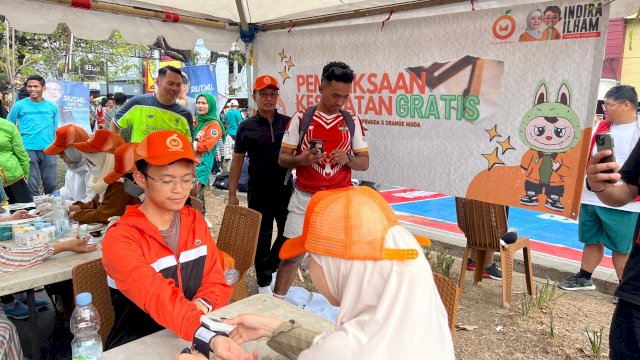 Indira-Ilham Ambil Hati Warga Lewat Pemeriksaan Kesehatan Gratis Bertajuk Orange Care
