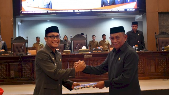 DPRD Sinjai Terima Ranperda Perubahan APBD Tahun 2024 