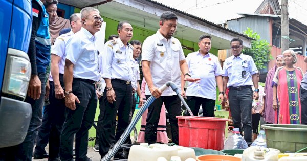 Didampingi Dirut PDAM, BPBD, Camat, Pjs Wali Kota Beri Bantuan Air Bersih di Tallo