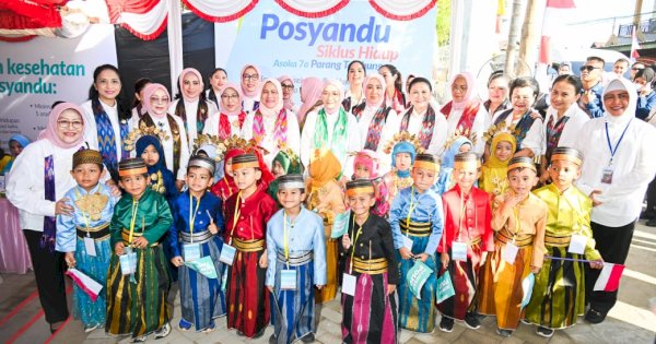 Iriana Jokowi dan Tim OASE Tinjau Layanan Kesehatan di Posyandu Asoka 7A Kecamatan Tamalate