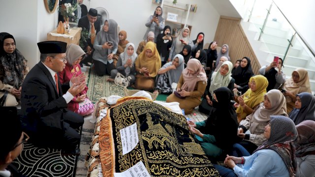 Wali Kota Melayat ke Rumah Duka Almarhum Kabag Perekonomian Pemkot Makassar