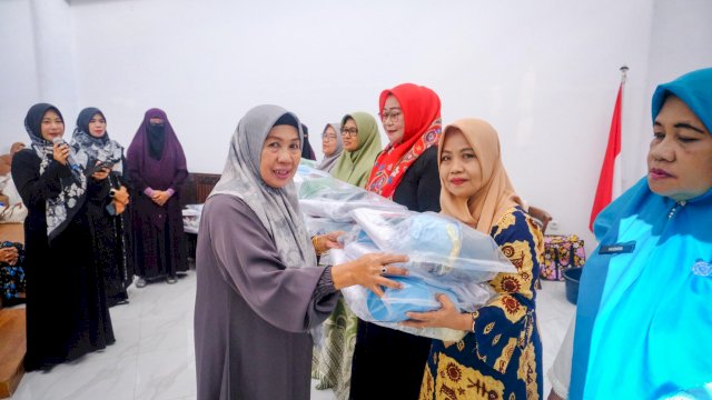 Pokja I kembali mengadakan kegiatan Kajian Islam yang kali ini bertemakan perawatan jenazah yang berlangsung di Aula Kantor TP PKK Kota Makassar pada Selasa (3/9/2024).