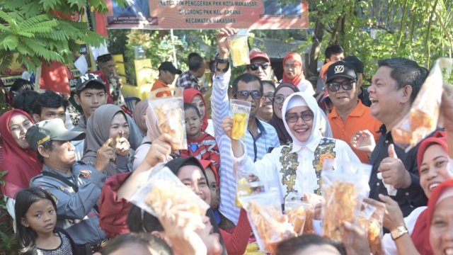 Ketua TP PKK Makassar Kunjungi Lorong Wisata Sungai Pareman dan Los Angeles