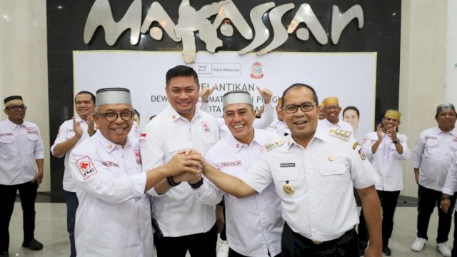 Danny Pomanto Kukuhkan Tim Pengembangan Program dan Tim SIBAT PMI Kota Makassar