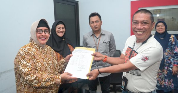 Indira Yusuf Ismail Hadiri Penyerahan SK 100% Pegawai PD Parkir Makassar Raya