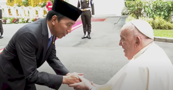 Hadir di Istana, Paus Fransiskus Disambut Upacara Kenegaraan
