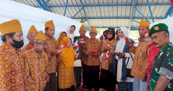 Momen Kemerdekaan RI Ke-79, GOW Sinjai Berbagi ke Pejuang Veteran