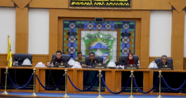 Seluruh Fraksi DPRD Setujui Ranperda Pertanggungjawaban Pelaksanaan APBD Pangkep 2023