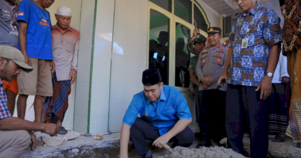 Bupati Pangkep MYL Lakukan Peletakan Batu Pertama Pembangunan Masjid Nurul Mubarak