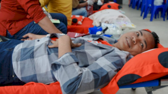 Pemkab Pangkep Kolaborasi KKNT Unhas Gelar Bhakti Sosial dan Donor Darah