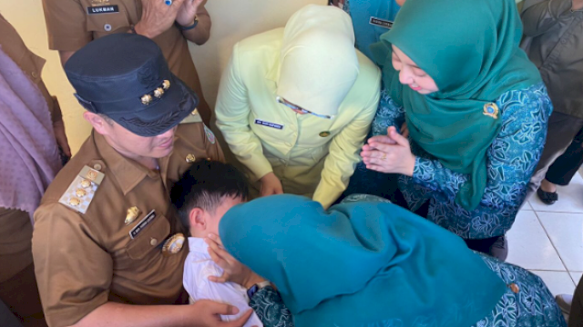 Bupati dan Ketua TP PKK Pangkep Tinjau Pelaksanaan PIN Polio di posyandu dan Sekolah