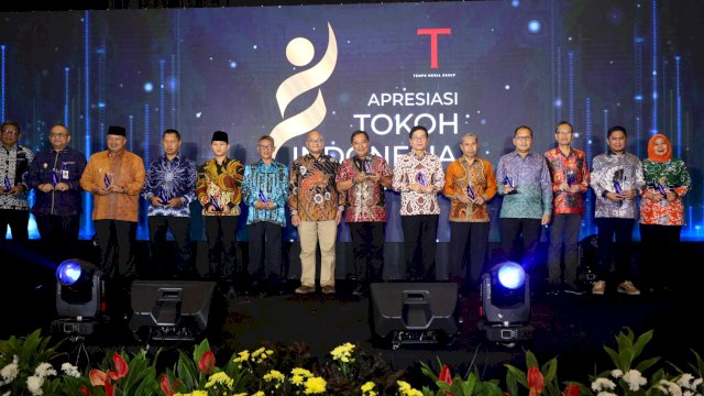 Wali Kota Makassar Danny Pomanto Terima Penghargaan Pariwisata dan Budaya dari Tempo Media