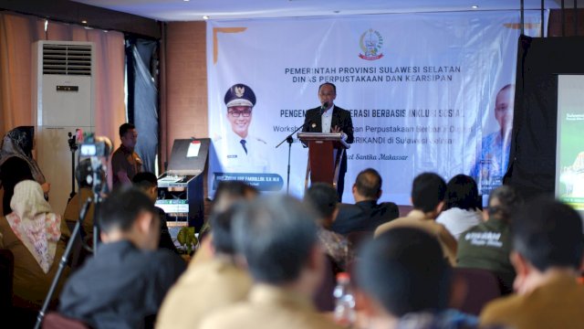 Pj Gubernur Sulawesi Selatan, Prof Zudan Arif Fakrulloh, secara resmi membuka Workshop Pengembangan Perpustakaan Berbasis Digital dan Implementasi Sistem Informasi Kearsipan Dinamis Terintegrasi (Srikandi) di Hotel Santika, Makassar, Selasa (24/09/2024). 