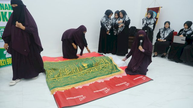 Pelatihan penyelenggaraan jenazah yang diinisiasi TP PKK Kota Makassar. Foto: dok