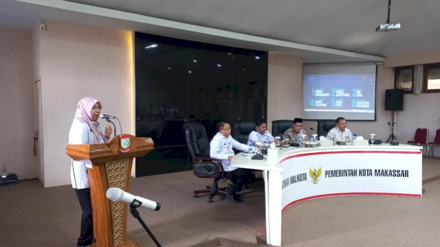 Kadis Kominfo Ismawati saat menyampaikan layananan SPBE yang diterapkan Makassar. Foto: HN/Sinta