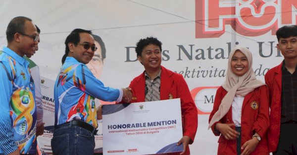 Puncak Perayaan Dies Natalis, Unhas Beri Penghargaan pada Mahasiswa Berprestasi